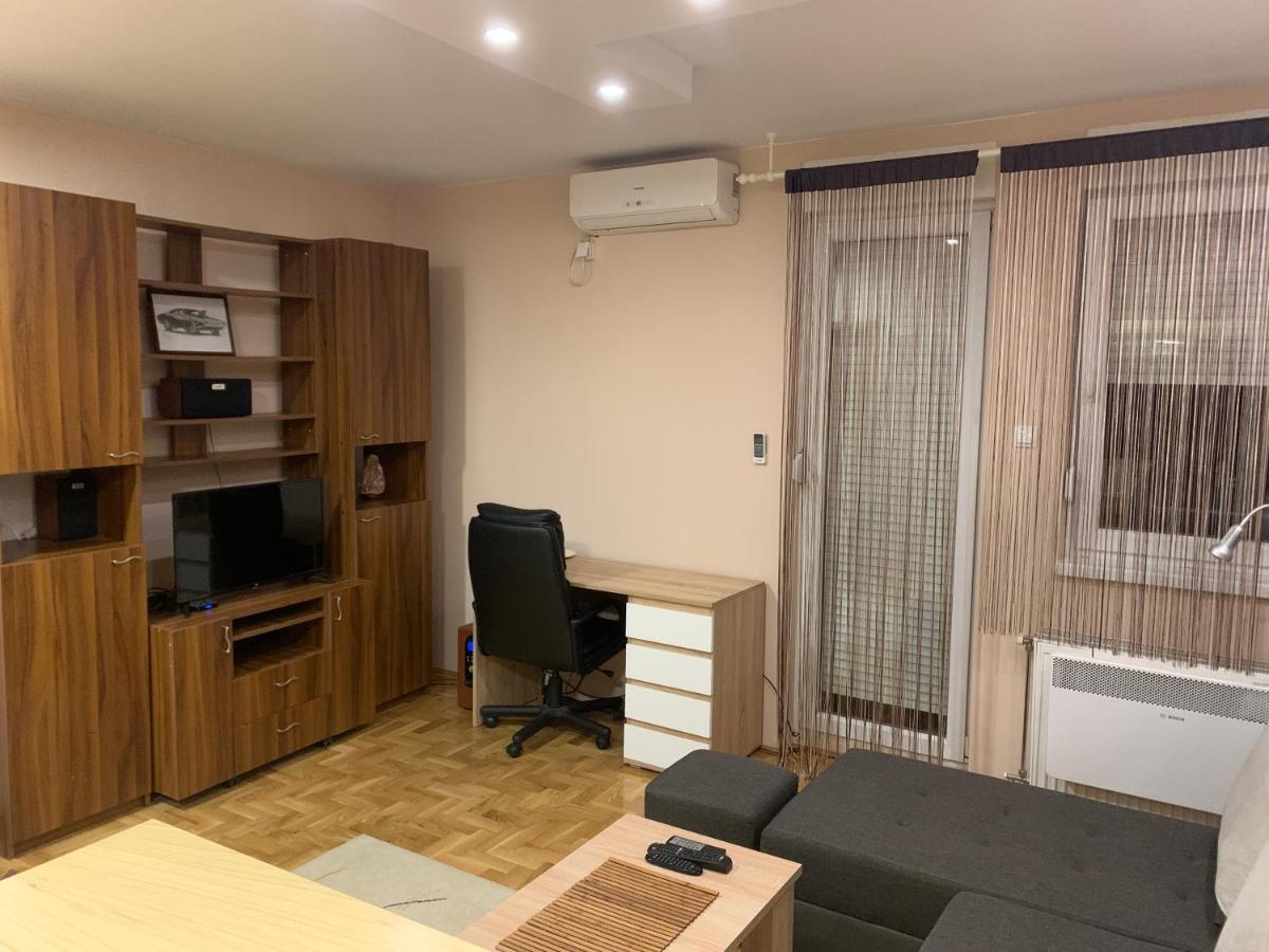 Mila Apartment Novi Sad Eksteriør billede